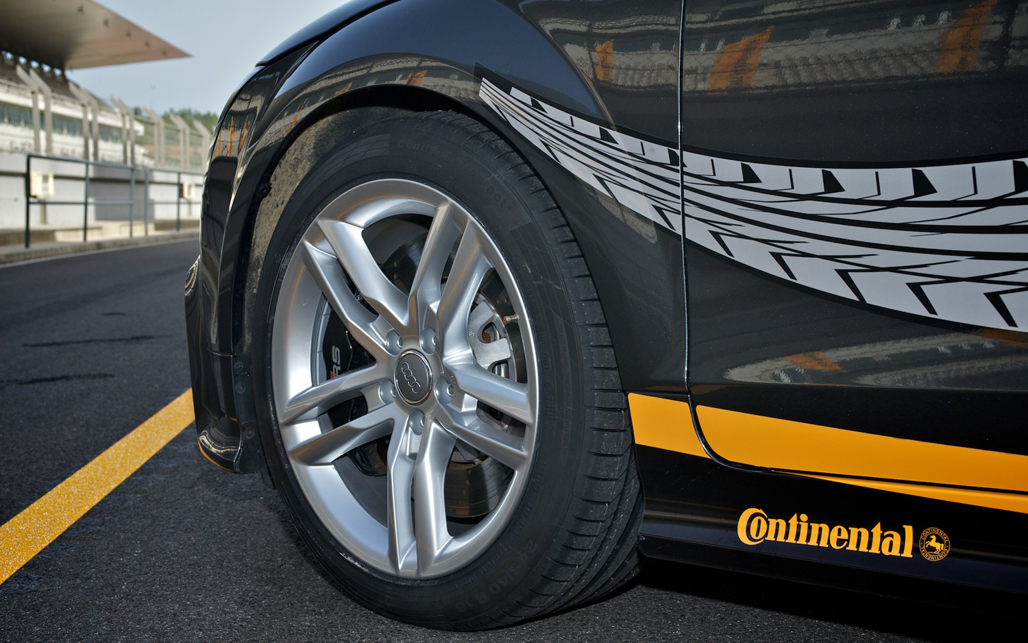 Continental Sport Contact 5 Tyres | Tyre Shopper